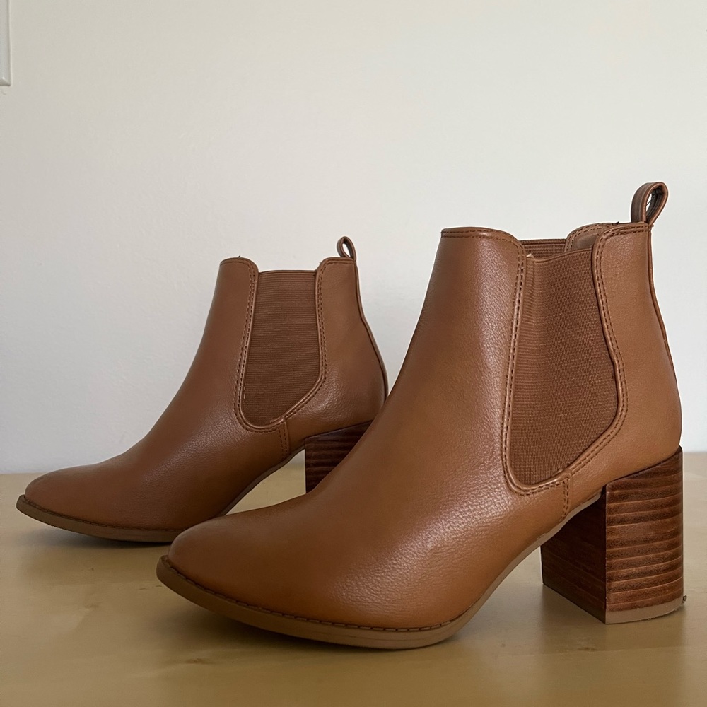 Women’s Target boot heels • Size 5